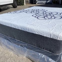 Queen Cooling Gel Memory Foam Hybrid Mattress!