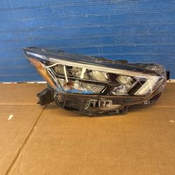 Versa 2020 2021 2022 2023 2024 2025 Headlight 