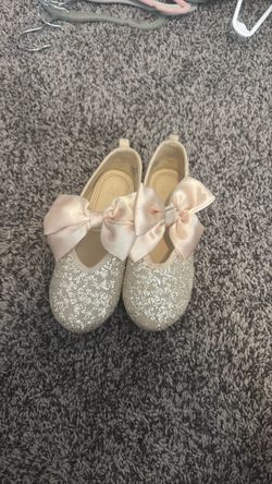 Girls shoes