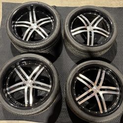 22” Vossen Wheels w/ Pirelli Scorpion Zero Tires – Staggered 265/295 – Clean