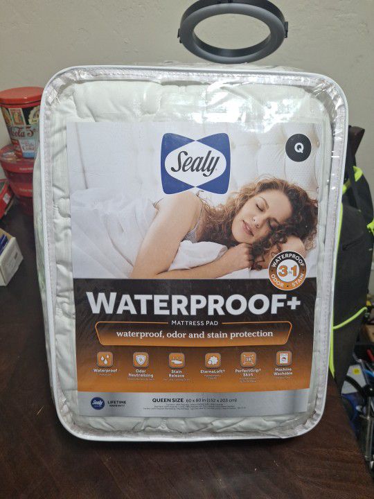 Sealy Waterproof Mattress Pad (Queen Size)