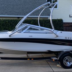 Ski/Wake/Surf Boat - Reinell 19 Foot