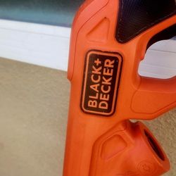 Black + Deacker Grass Trimmer