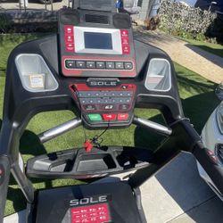 Treadmill   Ready For Delivery Today Free Delivery Black Friday 