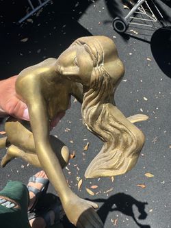 Large heavy BRASS woman !!
