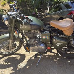 Royal Enfield Classic 500cc.   Super Low Miles 1000 Military Green 