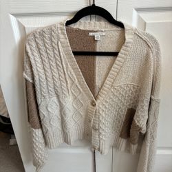 American Eagle Cardigan/sweater