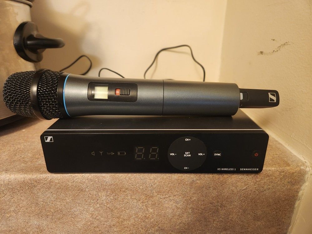 Sennheiser Wireless Microphone 