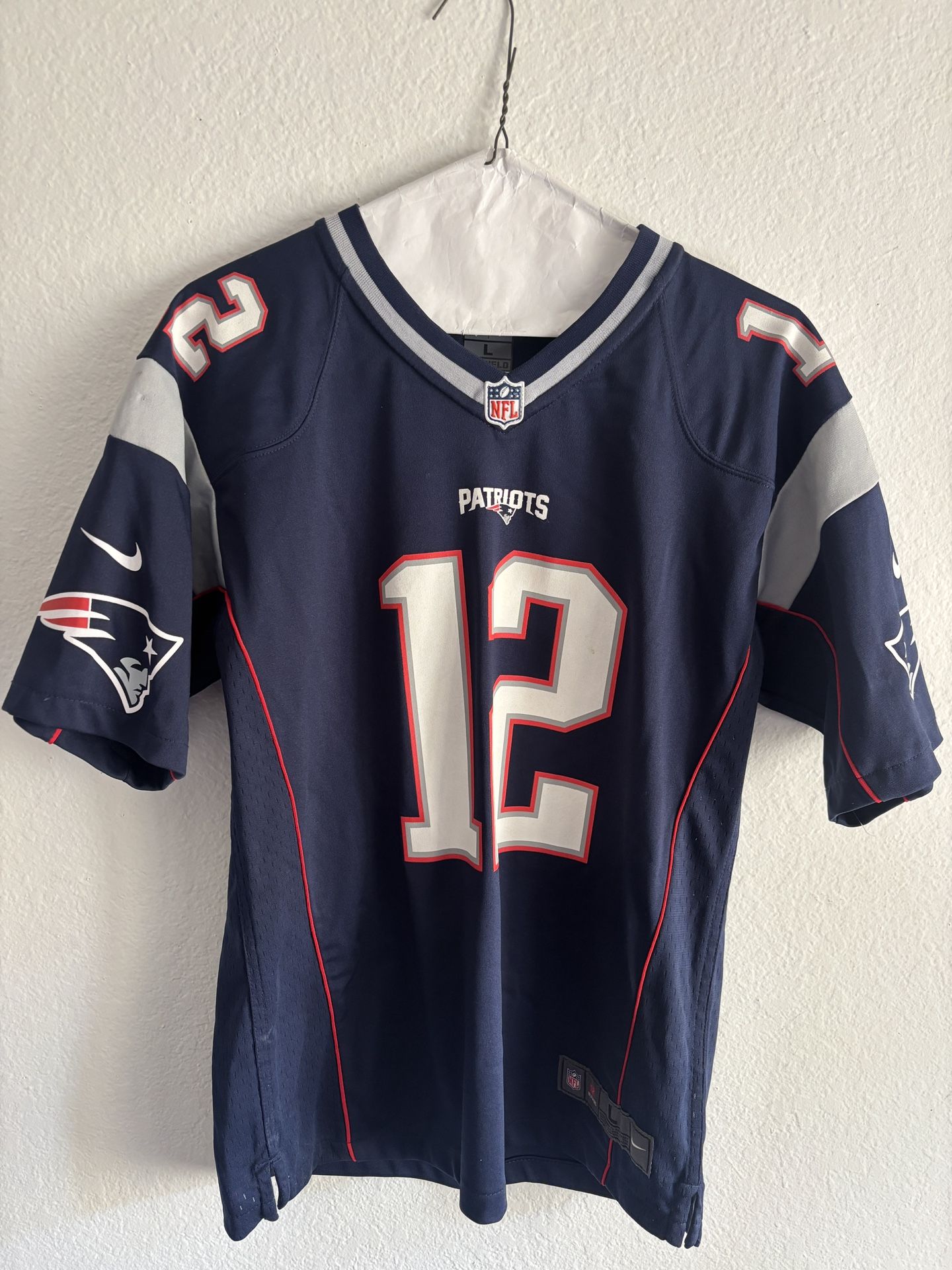 Nike New England Patriots #12 Tom Brady Navy Blue Team Color Men’s Stitched NFL Vapor Untouchable Limited Jersey