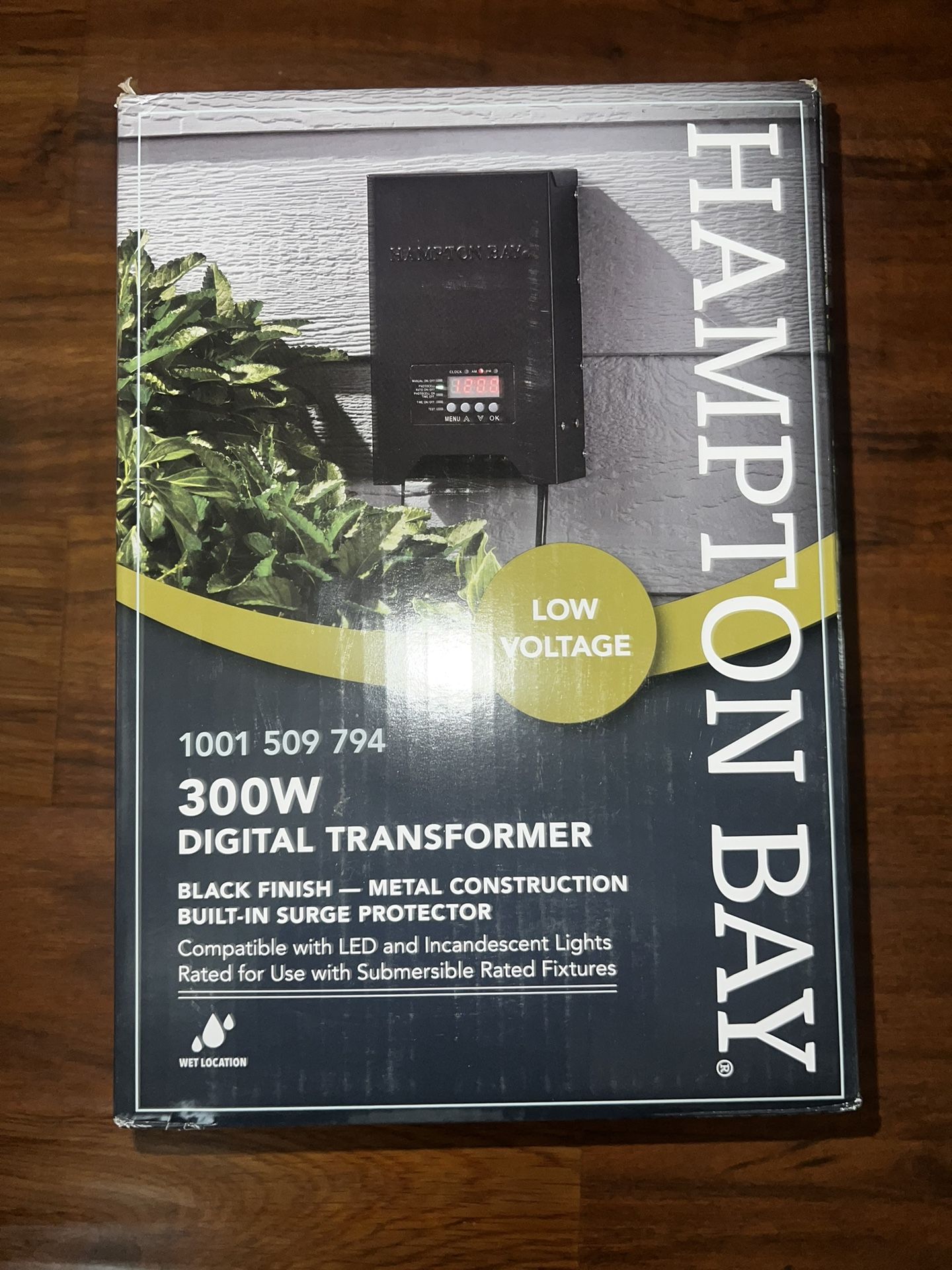 Hampton Bay Low-Voltage 300-Watt Landscape Lightin Transformer with Dusk to Dawn Sensor