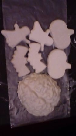 Holleween ceramic for kids to paint something due at home