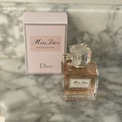 Dior perfume 