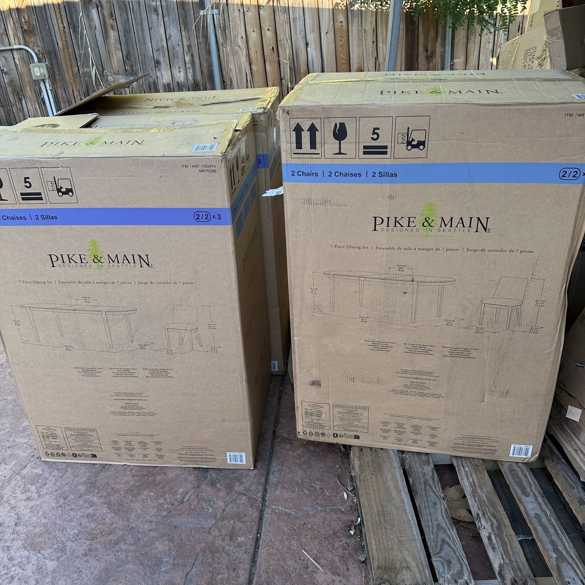 Pike & Main Veneto Extendable Wood Dining Table and 6 Chairs, a 7-piece dining set. Table has scratches from the Shipping. I never used it, but the