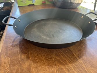 Paella pan