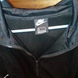 New W/O tags Wmns SM Black Nike Zip Up 
