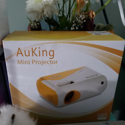 Auking Mini Projector