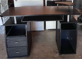 Black Desk