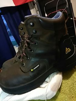 Ace work boots size 8