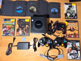 GameCube Console Bundle w/ 3 Controllers, Memory Card, Microphone, & 8 Games!