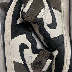 Jordan 1 High OG Mocha Sz9 