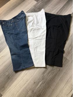 $10.00 for 3 pants, women capris , size 12