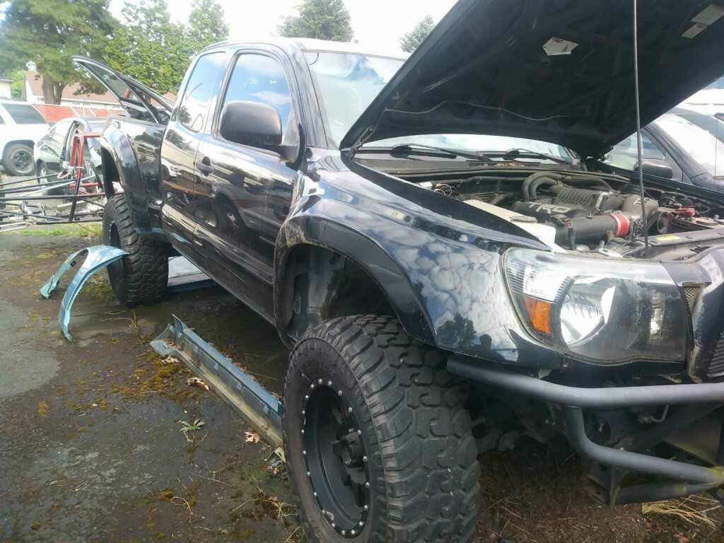 Parting parts Trd supercharged Tacoma fiberglass lifted 90k mi