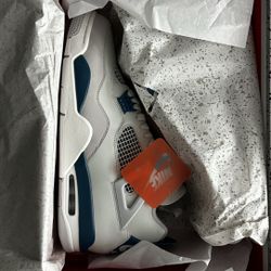 Air Jordan 4 Military Blue 