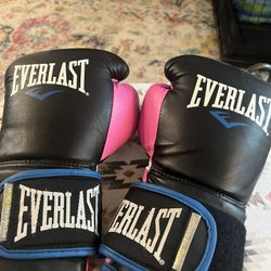 (2) Pairs Of Everlast Boxing Gloves 