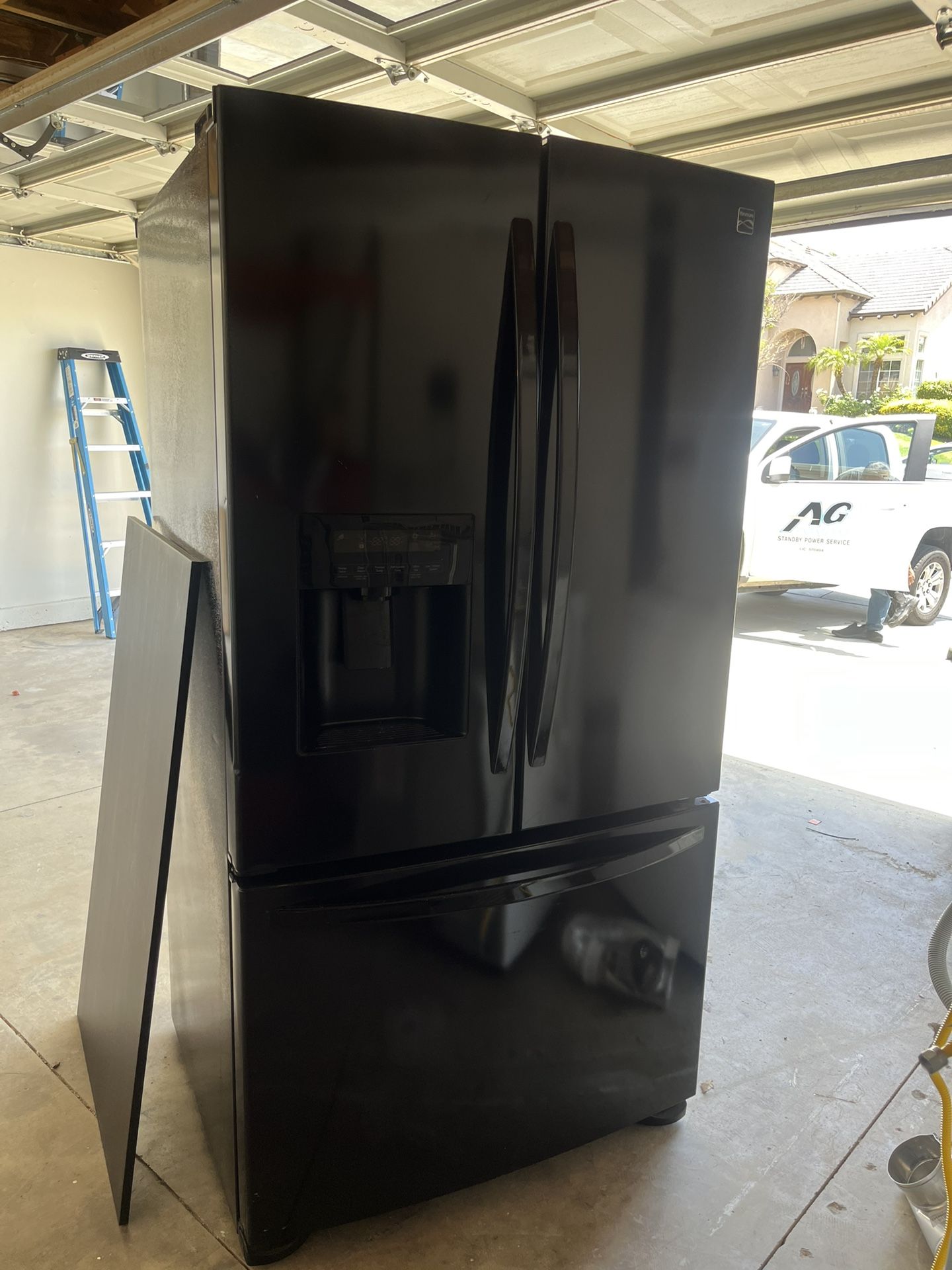 Refrigerator 