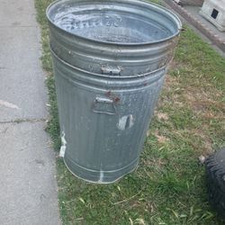 Metal Trash Cans 