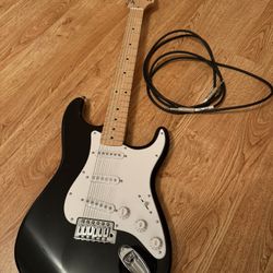 Fender Squier Sonic Stratocaster (with Amp and Cable)