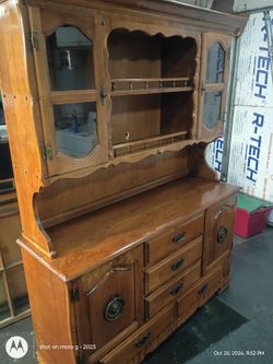 Vintage Solid Wood Hutch/china cabinet
