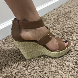 Michael kors wedge sandal size 6