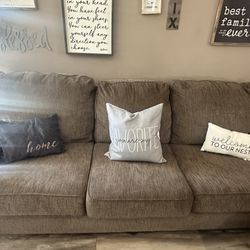 3 Piece Set.l Couch, Loveseat , Rocker 