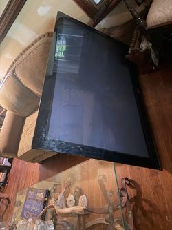 65 in LG plasma tv with wall mounts