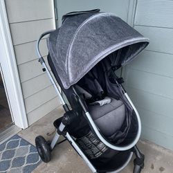 Great Deal Good Conditions Evenflo Pivot Lightweight Stroller Turns Into A Bassinet Too 