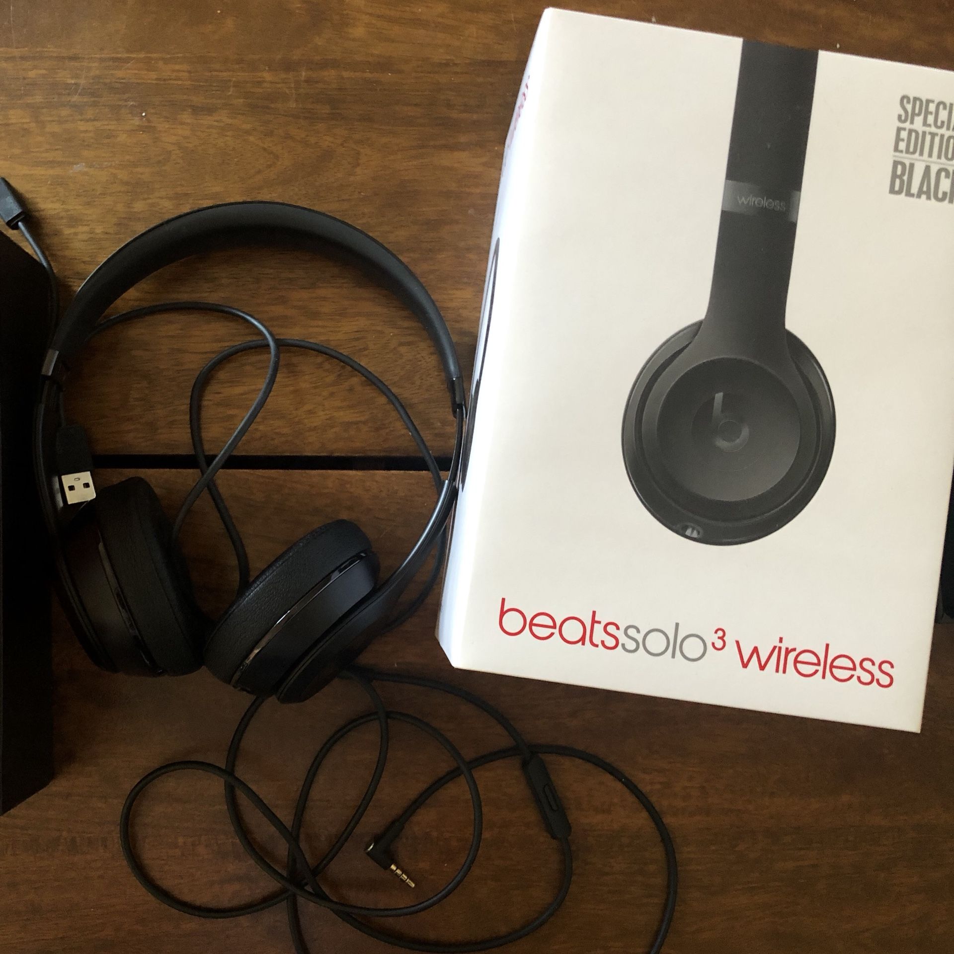 Beats Solo 3 Wireless headphones (special edition black)