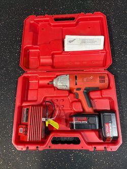 Milwaukee 18V 1/2” Impact Wrench Kit - 9079-20