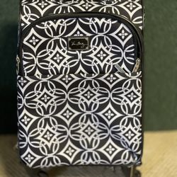  Carry On / Weekend Luggage 