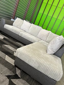 Ashley furniture L sectional sofa couch (DELIVERY AVAILABLE)