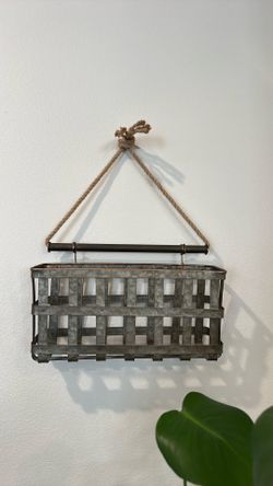 Magazine Holder/Hanging Wall Baskets with Jute Rope .