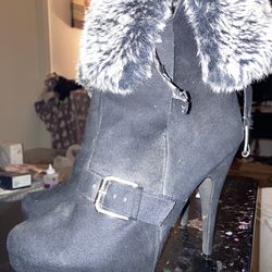 Women’s Fuzzy Heel Boots 