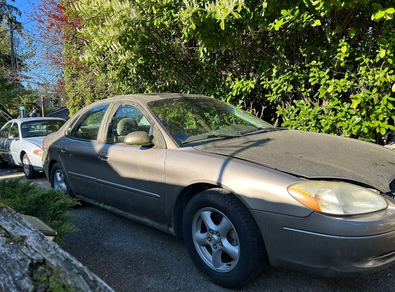 2003 Ford Taurus