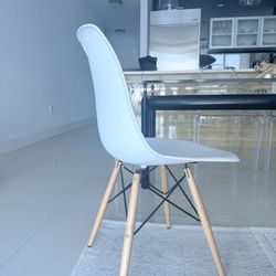 4 Chairs For Sale (white Chairs) All For $100 