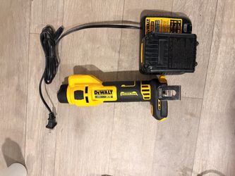 DeWalt 20V XR Brushless Drywall Cut-Out Tool with Battery and Charger