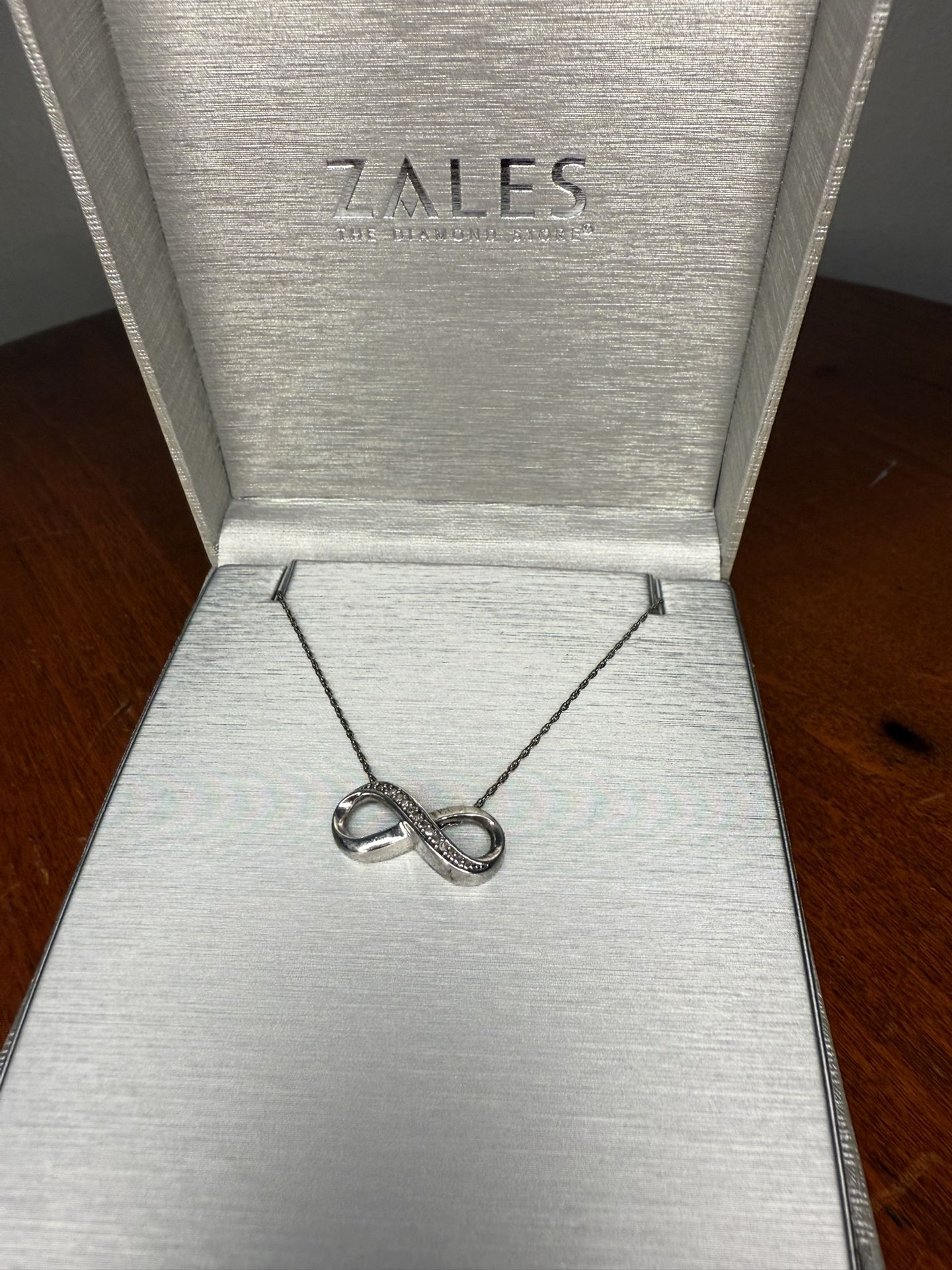 ZALES NECKLACE WITH PENANT