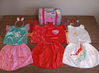 Peppa Pig Dress Up & Pretend Play Trunk
Fits Sizes 4-6x