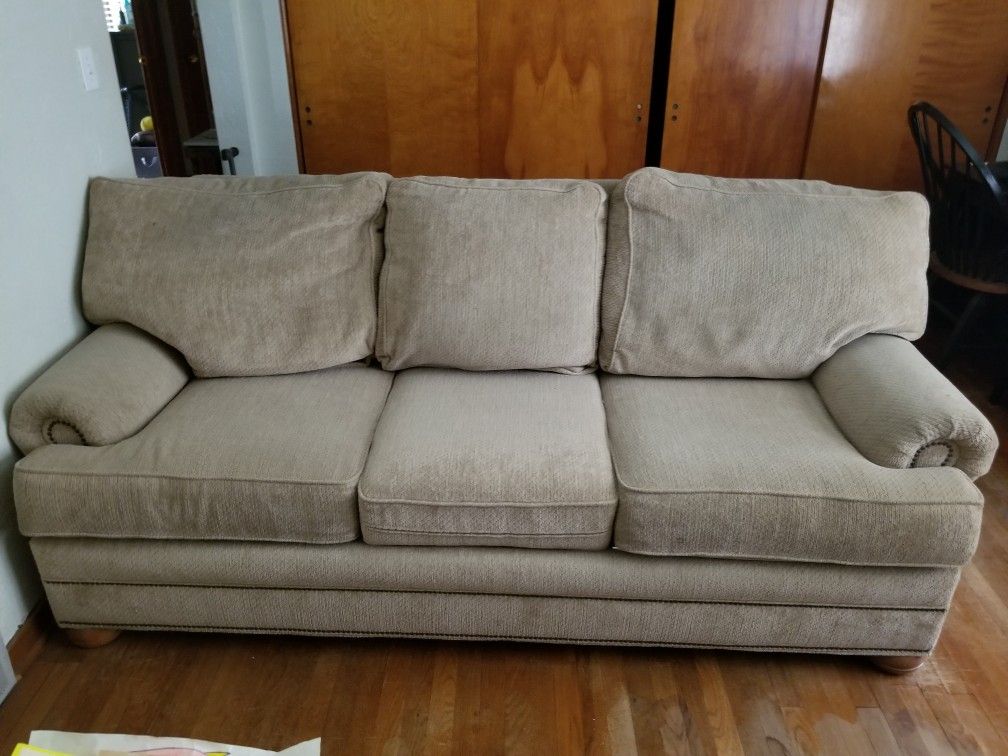 Couch (Beige)- 7.5ft