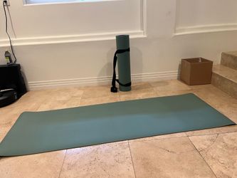 Yoga Mat - GREAT QUALITY