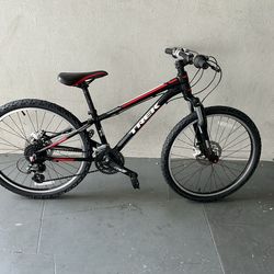 BICYCLE TREK 21 SPEED SIZE 24 BRAND NEW